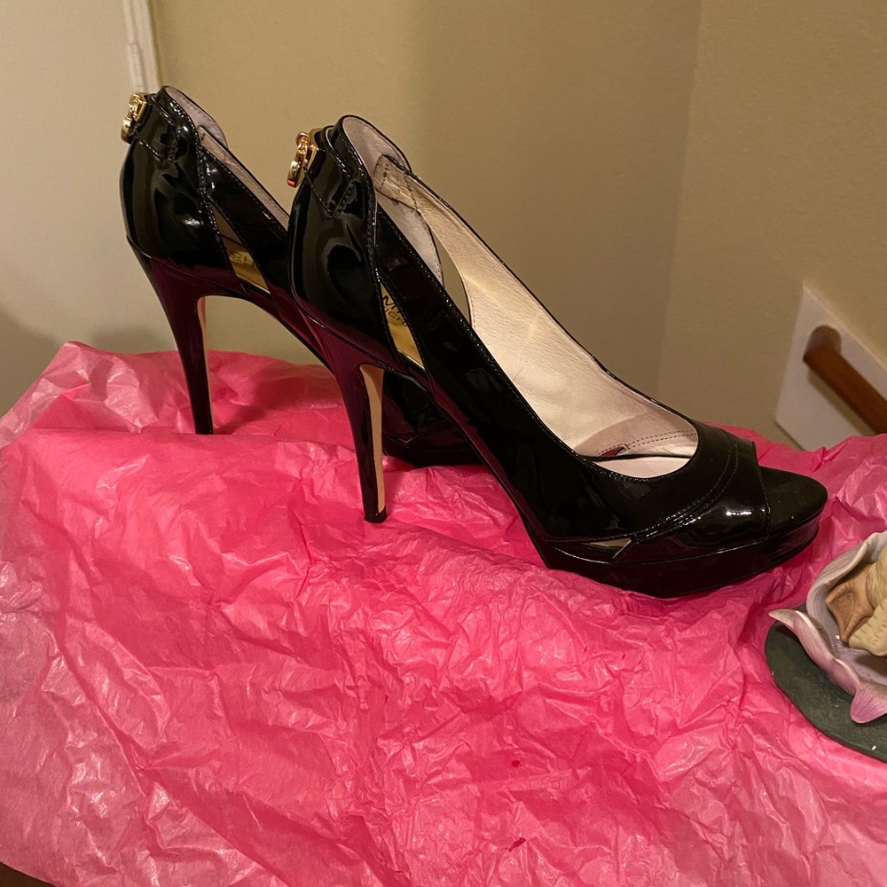 Michael Kors patent leather shoe